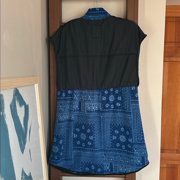 KAVU Neve Fleece Cape Dress Half Zip - Picture 4 of 6